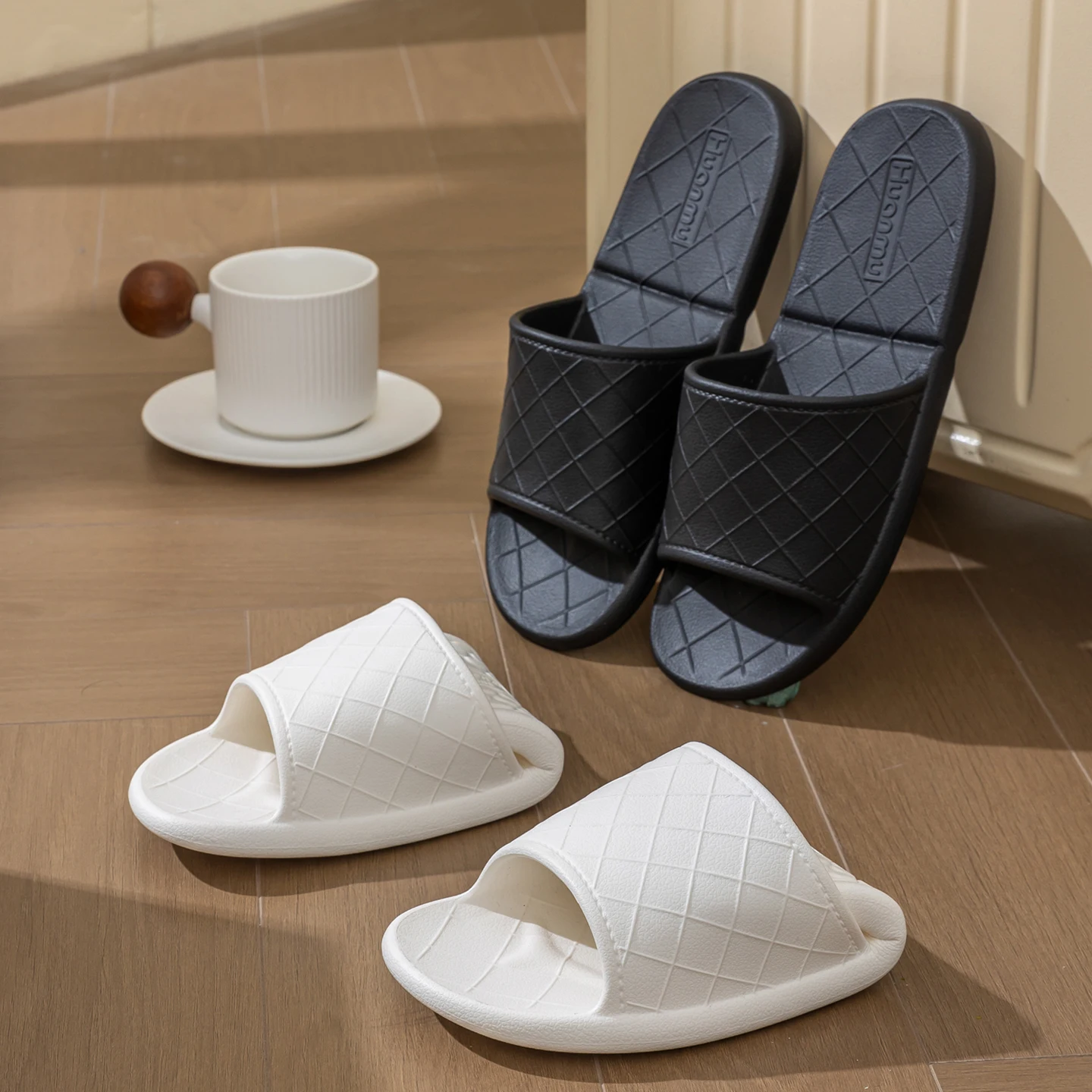 

Ladies Portable Foldable Slides Lightweight Travel Slippers Non-Slip Soft Sole Easy to Pack Home Hotel Beach Shower Shoes