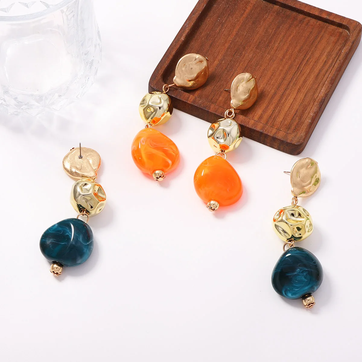 French retro style geometric smudge resin earrings for women's niche high-end feeling fresh and elegant versatile earrings