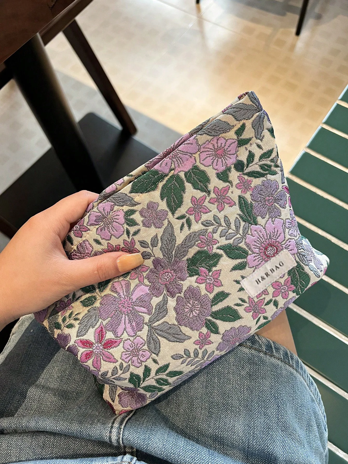 Women\'s Cosmetic Bag Purple Retro Flowers Large Capacity Cosmetic Lipstick Storage Bag Travel Toiletry Bag Portable Cloth Bag Ma