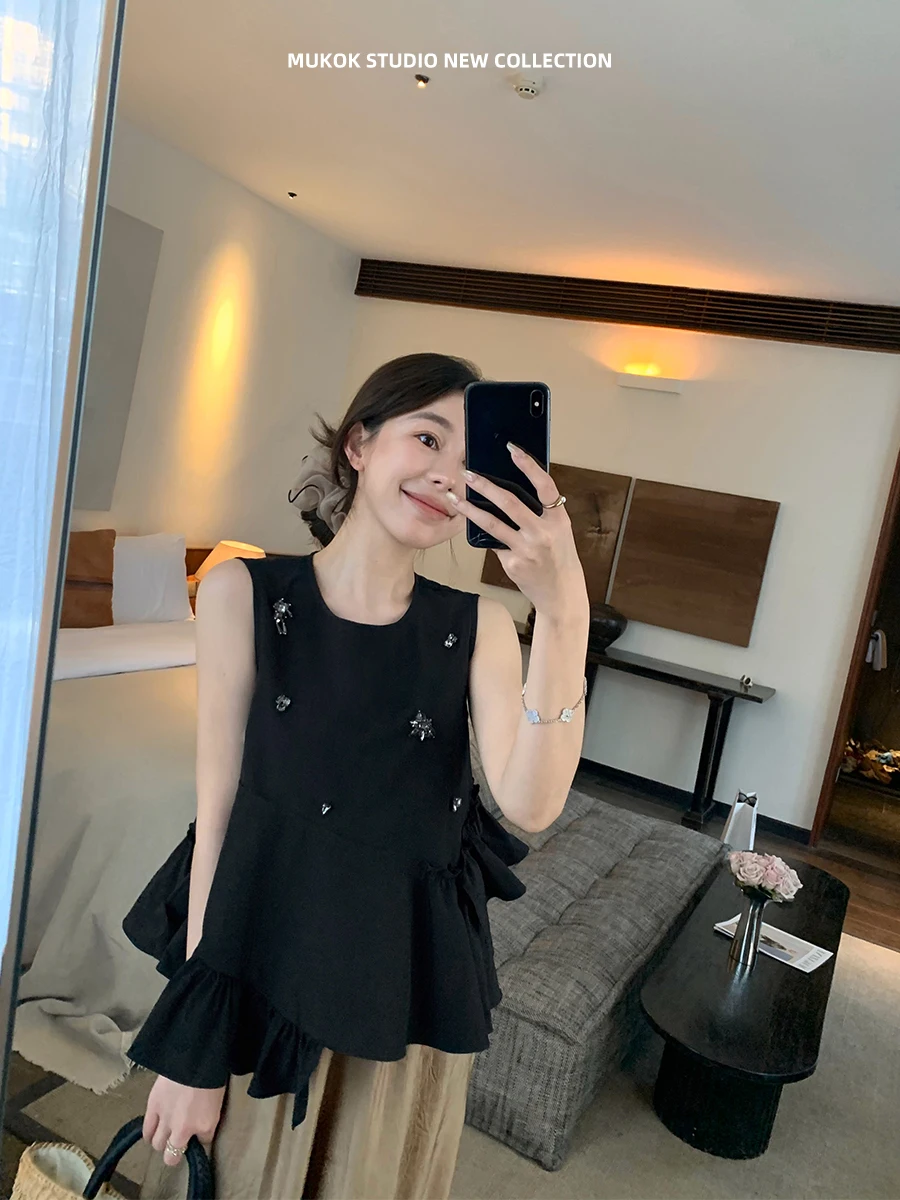 

MUKOK Черная женская летняя блузка ручной работы с бисером, без рукавов, с асимметричной кружевной отделкой, элегантная, модная, укороченная