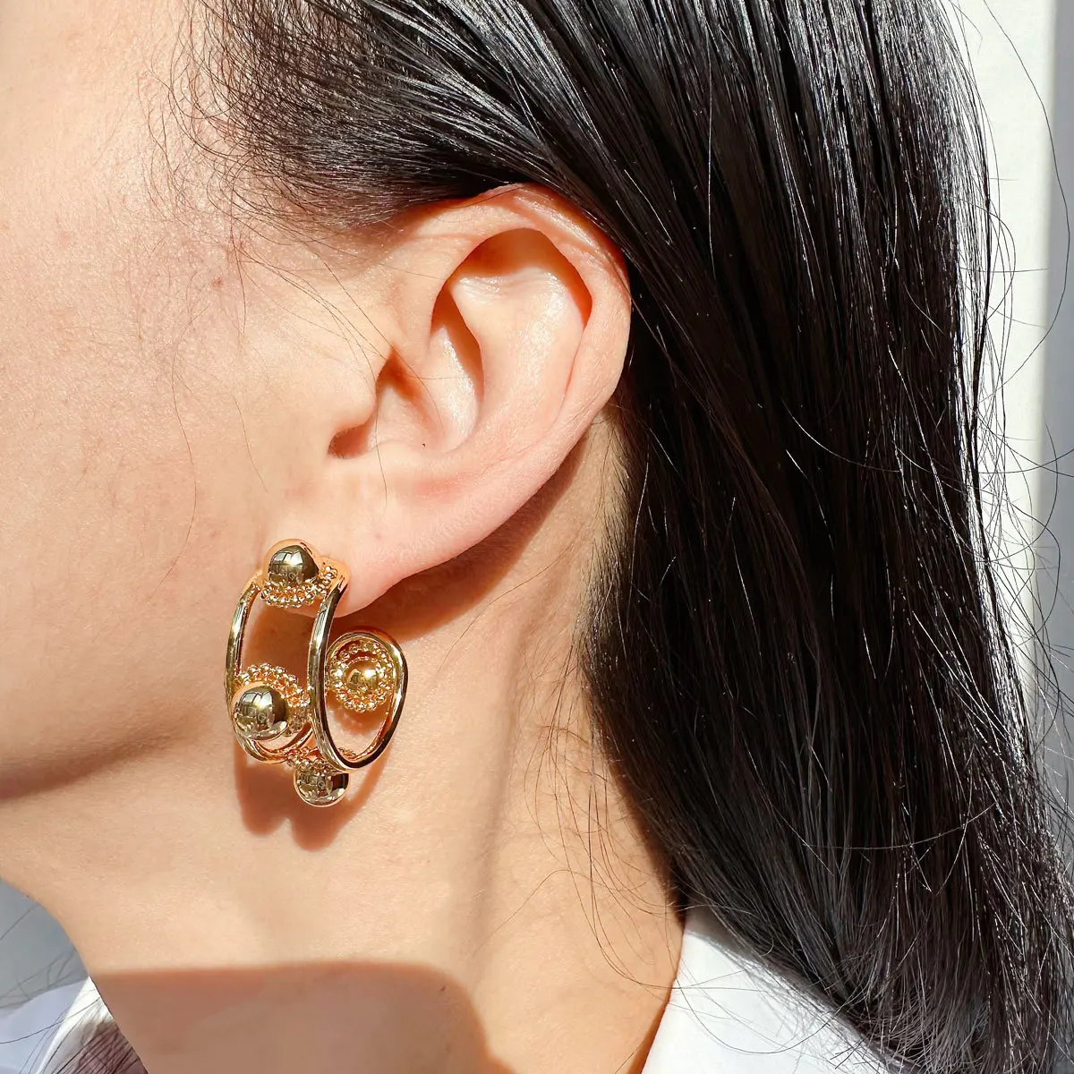 Niche Vintage 3D Big Small Ball Earrings Luxury Hollow C-Shaped Hoops Exaggerated Temperament Cross-Border Jewelry M807