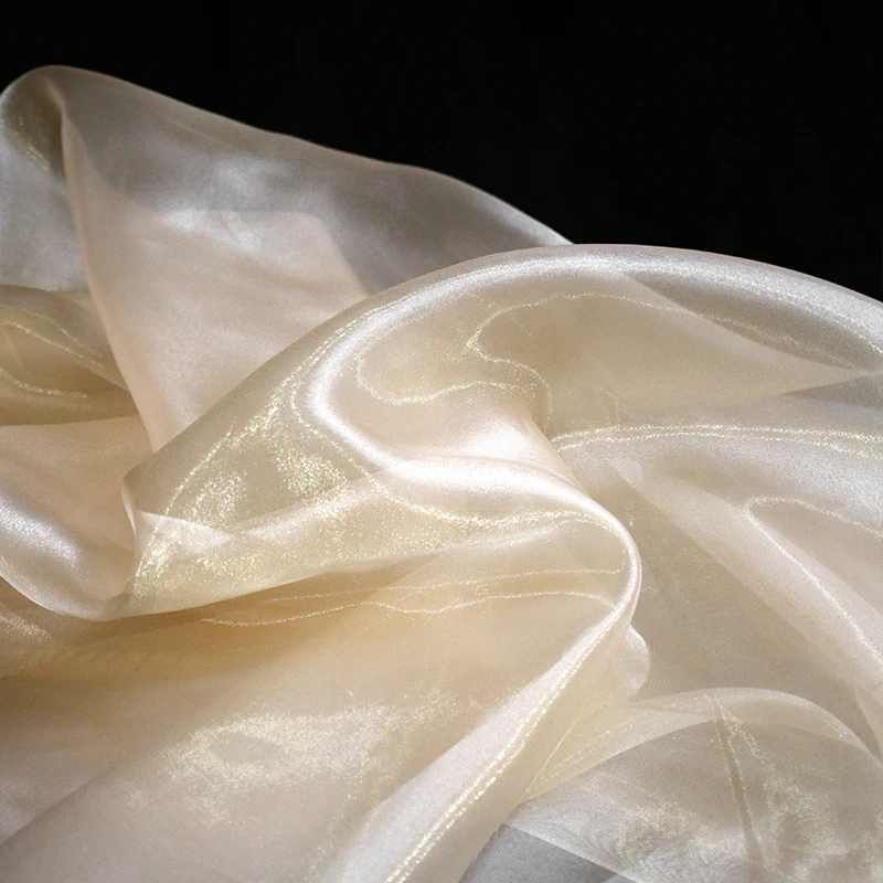 Tessuto da sposa di fascia alta con rete a bagliore d'acqua liquido in tulle di cristallo lucido, tende fai da te, tessuto di design