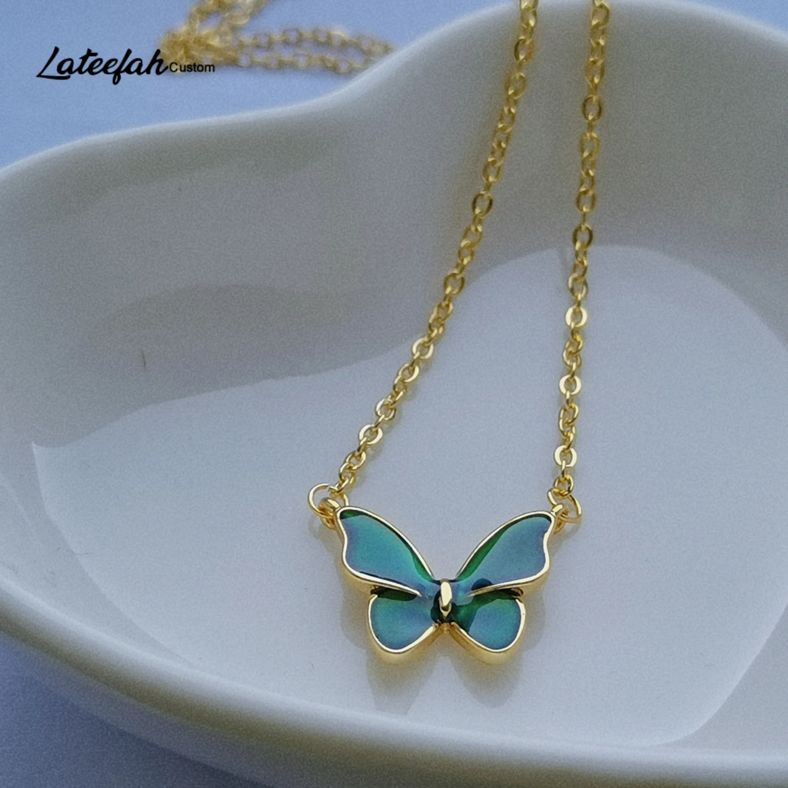 Lateefah Trendy Stainless Steel Thermochromic Butterfly Necklace for Women Charm Temperature Discoloration Pendant Jewelry Gift