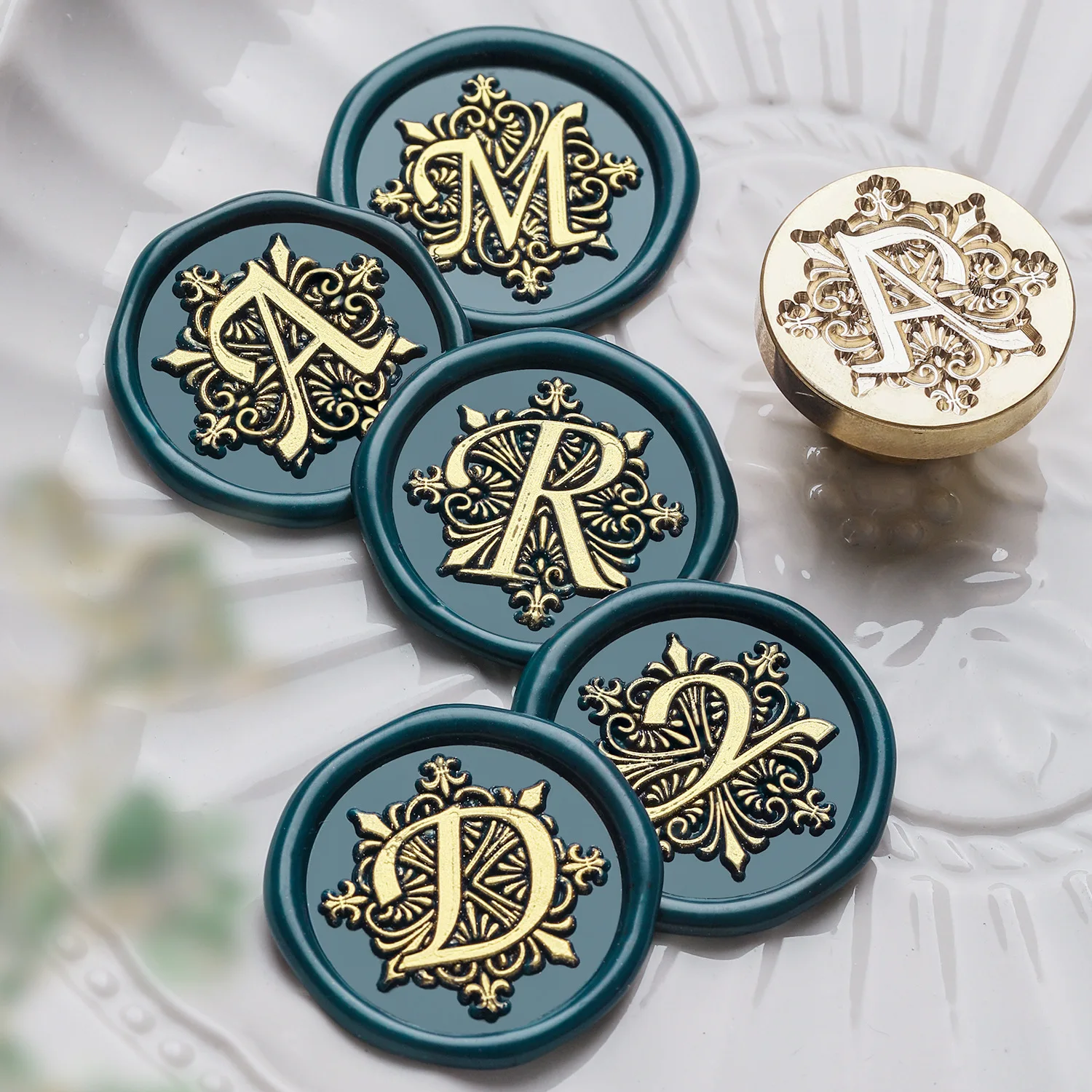 Vintage 26 Alphabets A-Z  Initial Letter Wax Sealing Stamp Brass Head DIY Scrapbooking for Gift Wrap Wedding Card Envelope Decor