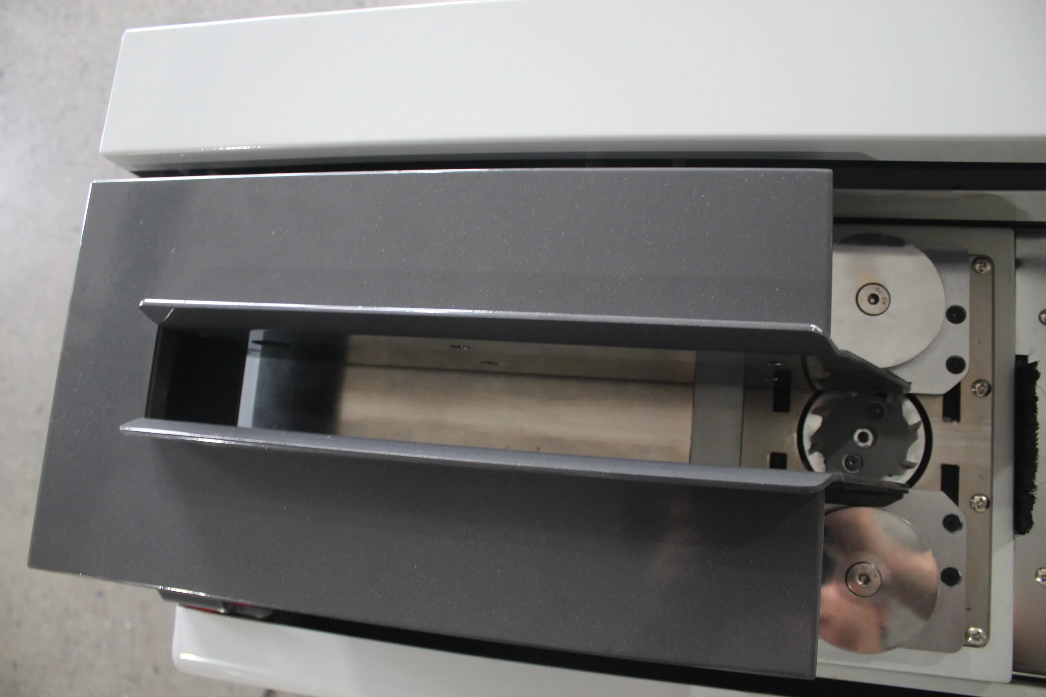 Machine à relier automatique de bureau, B40F