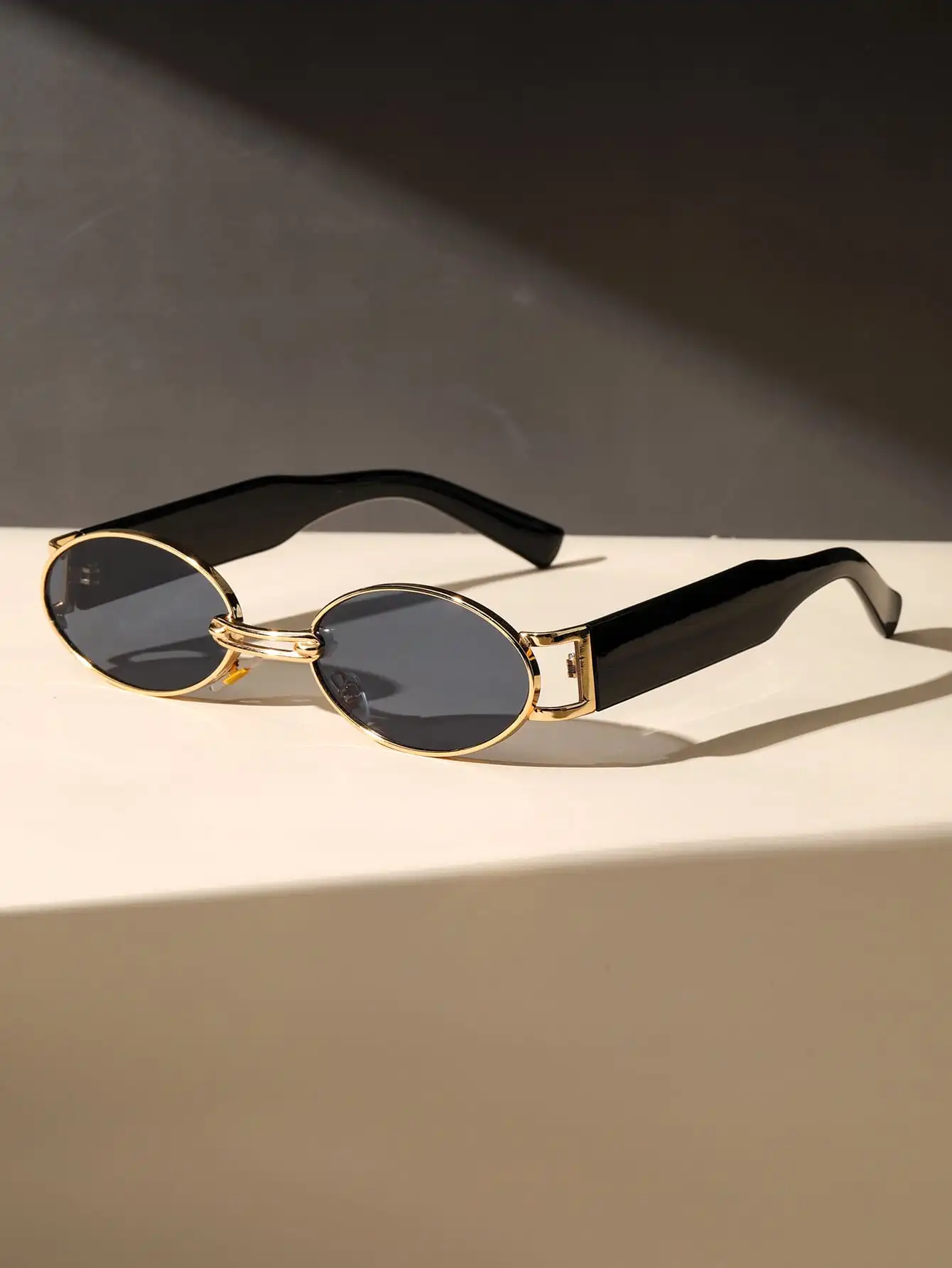

1PC Unisex Plastic Fashion Oval Frame Sunglasses For Street Photography And Beach Travel Party Driving Accessories
