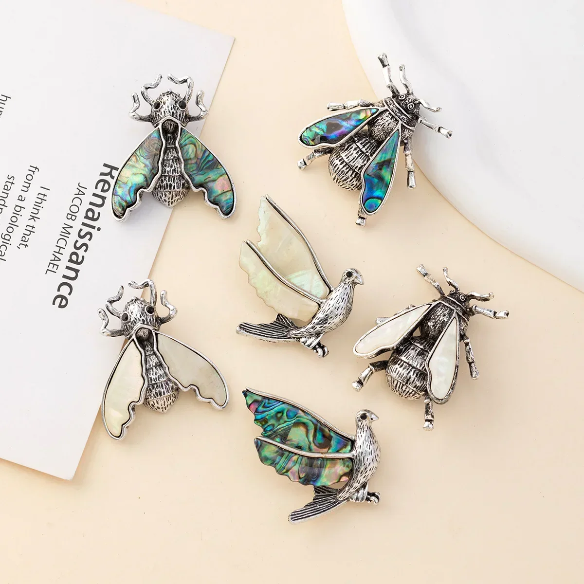 1pc Wholesale Insect Series Brooch Natural Shell Alloy Cicada Shaped and Flat Dove Shaped Pendant Chest Jewelry Dual-use DIY