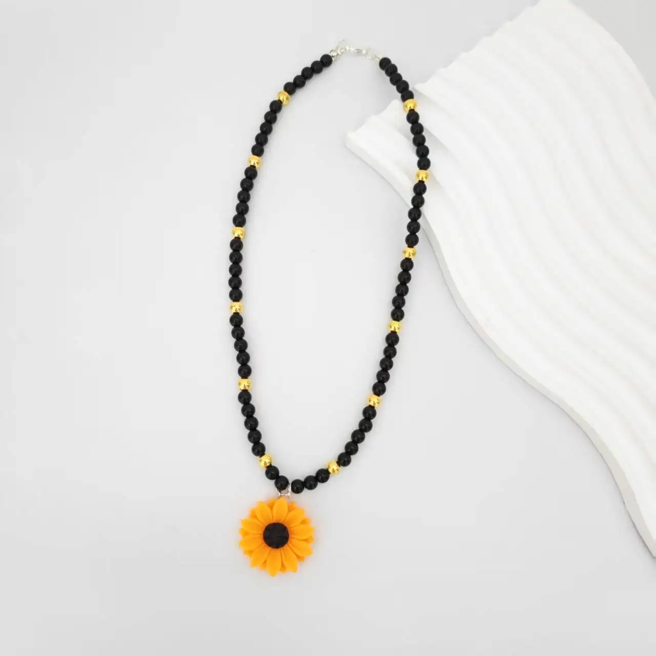 

Новое женское желтое ожерелье с подвеской в виде подсолнуха для женщин, цепочка для свитера, осенние модные украшения ручной работы