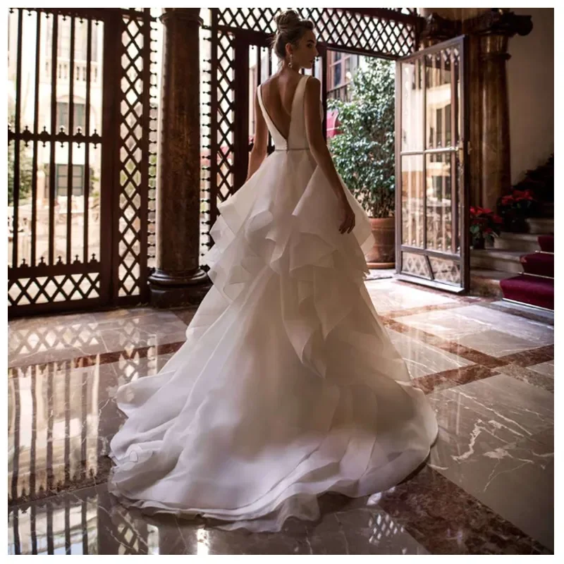 Organza Sexy V Neck plus Size Wedding Dress Romantic White Ivory Beach Bridal Gown with Tiered Bottoms