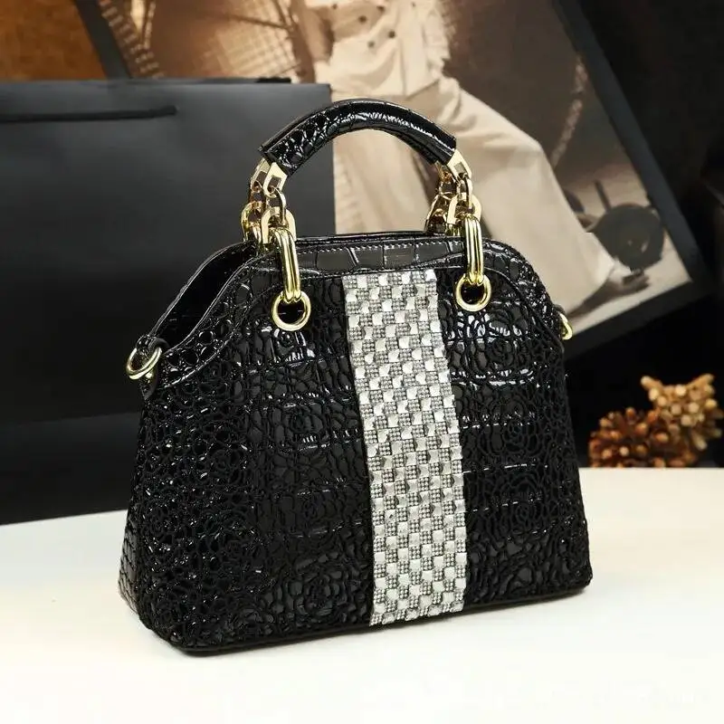 2026 New Crocodile Pattern Elegant Handbag Lacquer Leather Lace Inlaid Diamond Single Shoulder Crossbody Bag Top-handle Bags