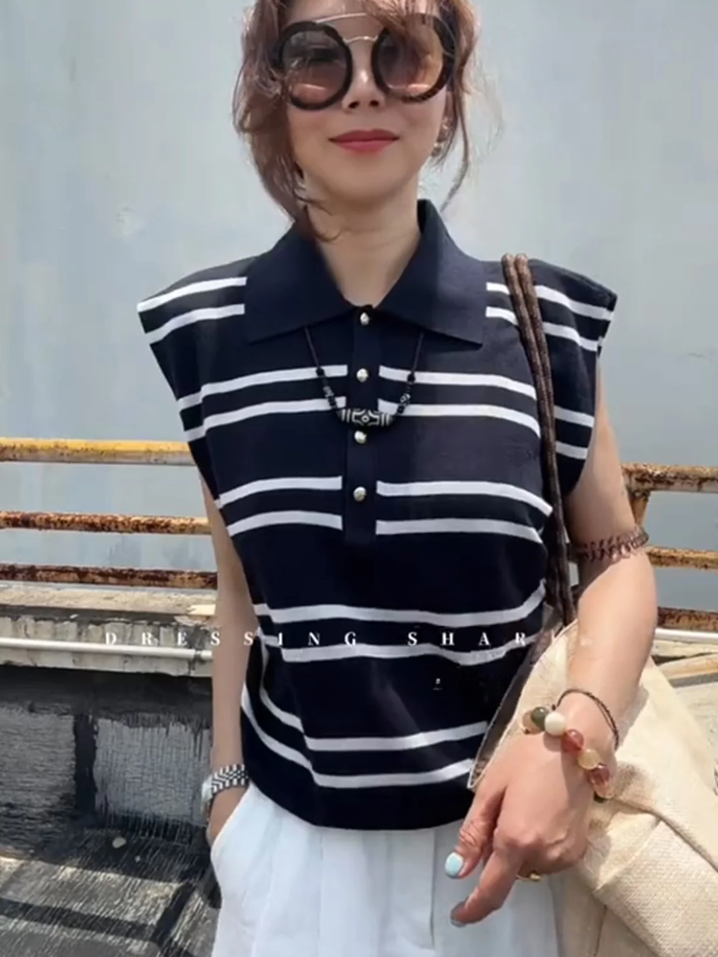 

Fashionable Color Block Knitted Vest Sleeveless Commute Women's Top Simple Design Summer 2026 Versatile Straight Cut Style