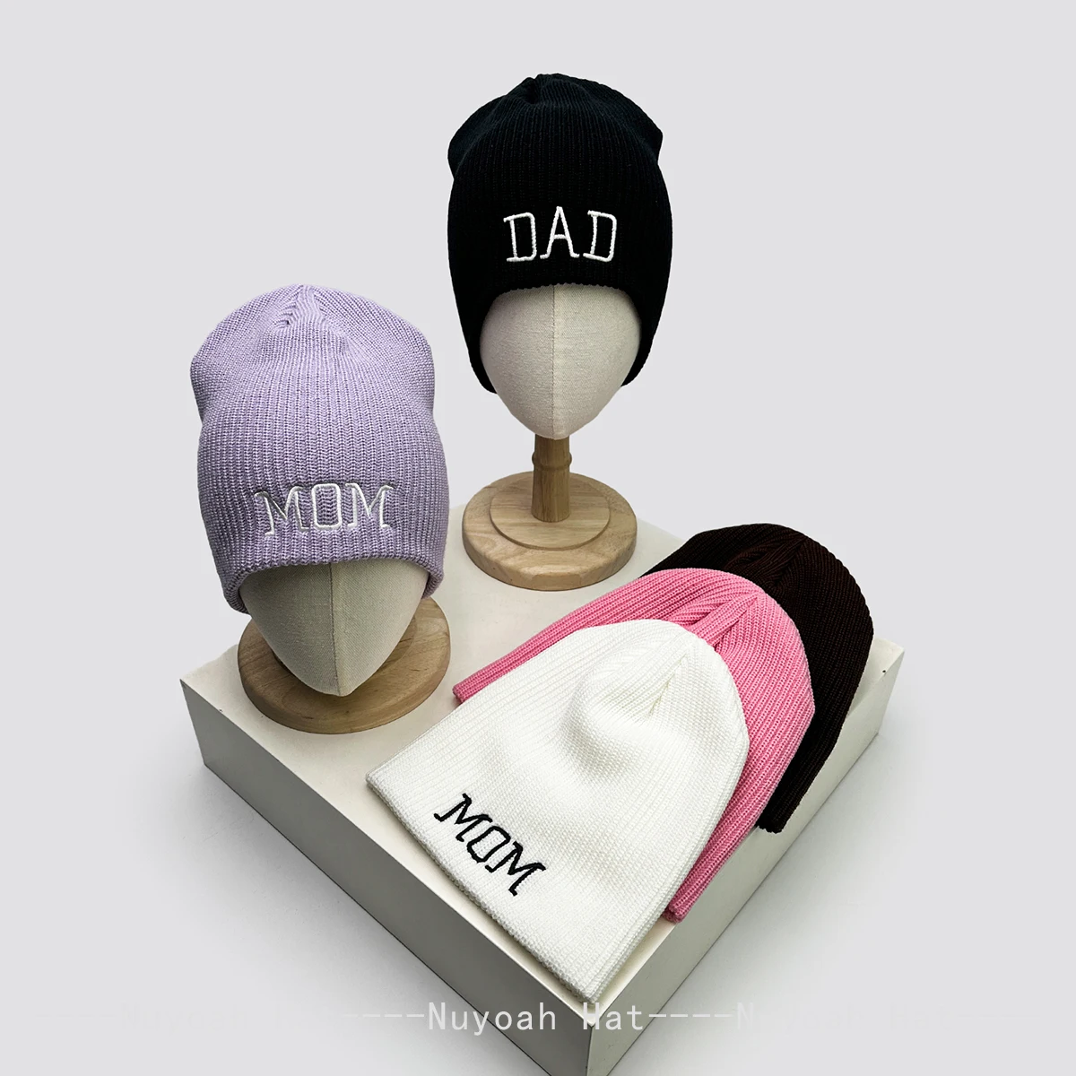 

New Men Women Simple Embroidered MOM DAD Letters Knitted Hats Warm Personal Fashion Street Beanies Outdoor Versatile ins Casual
