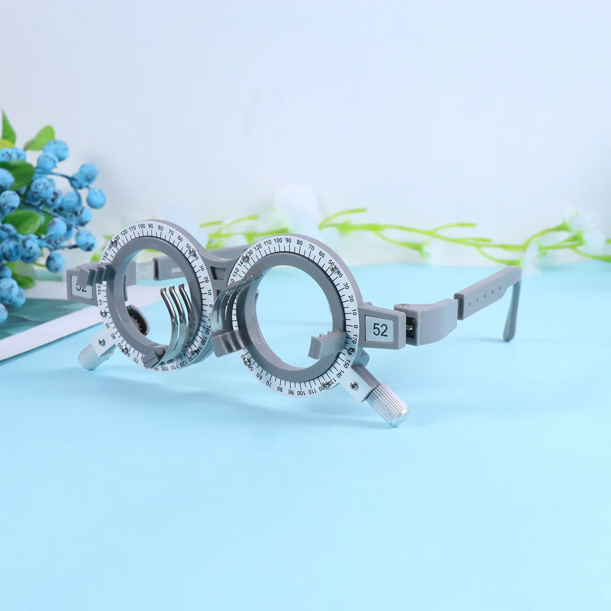 

Optic Trial Lens Frame Pd 52 Adjustable Telescopic Design Lightweight Metal Plastic Comfortable Silicone Nose Rest for Eye Exam