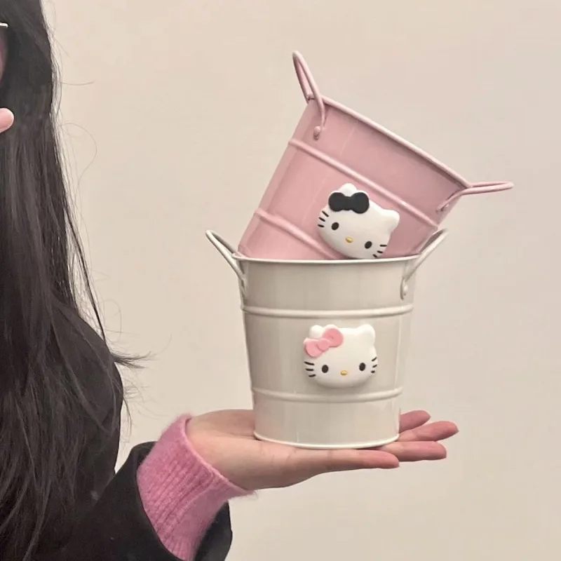 Hello Kitty kreatywny uroczy zabawny biurkowy stojak na długopisy peryferyjny żelazne wiadro styl materiały biurowe organizer na kosmetyki wysoki wygląd