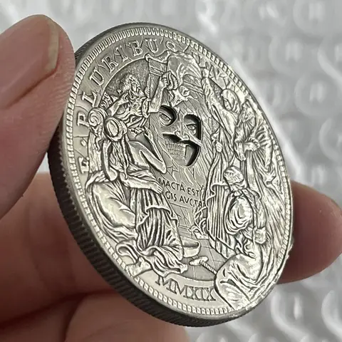 EDC Fidget Spinner Mechanical Coin Changing Faces Hobo Nickel Open Armor Spinner Fidget Toys Relieve Adult Stress Simple Toys