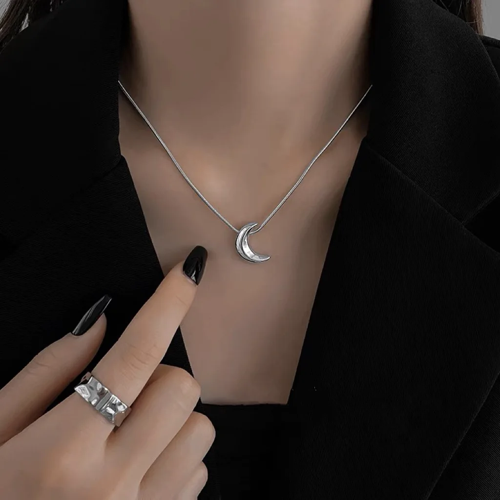 

Necklace Women Stainless Steel Moon Pendant Necklaces Chain for Girls Colar Feminino