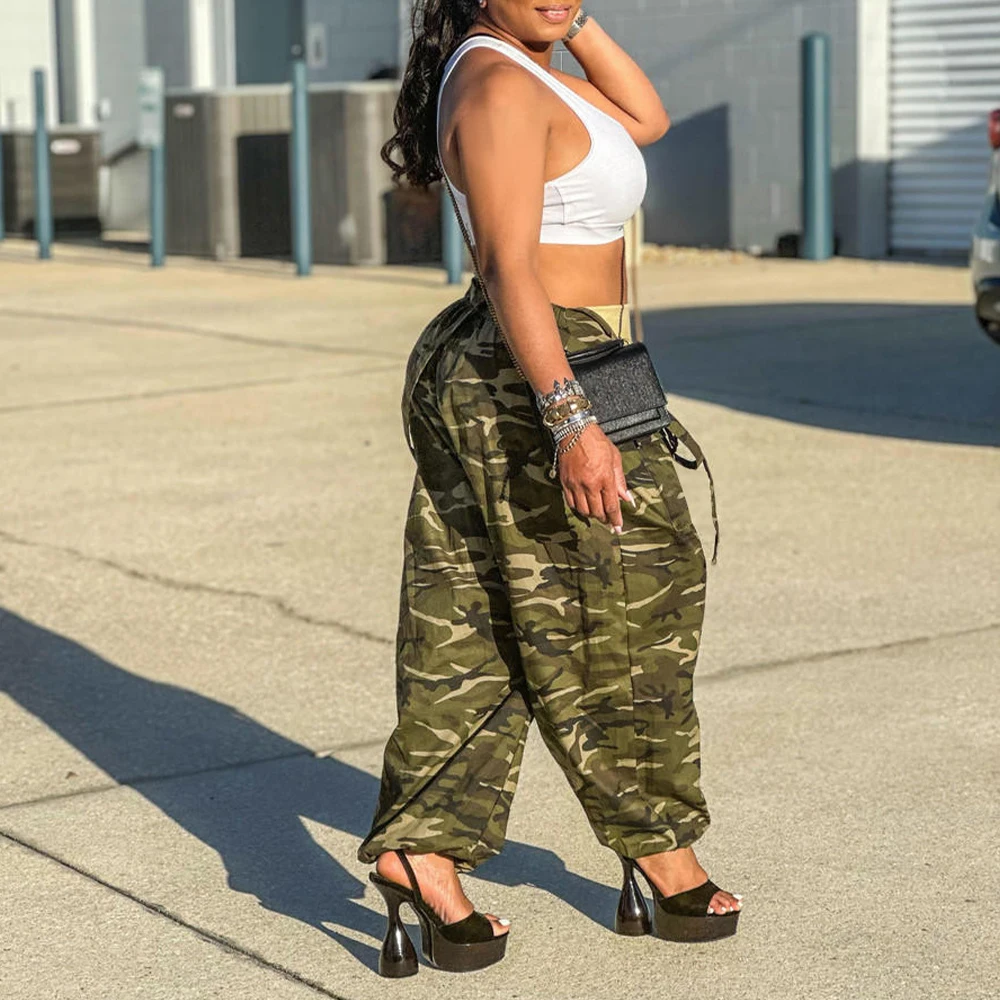 Jumpsuit Wanita Tanpa Lengan Motif Kamuflase Kerah Kotak Kaki Lebar Model Streetwear Musim Panas