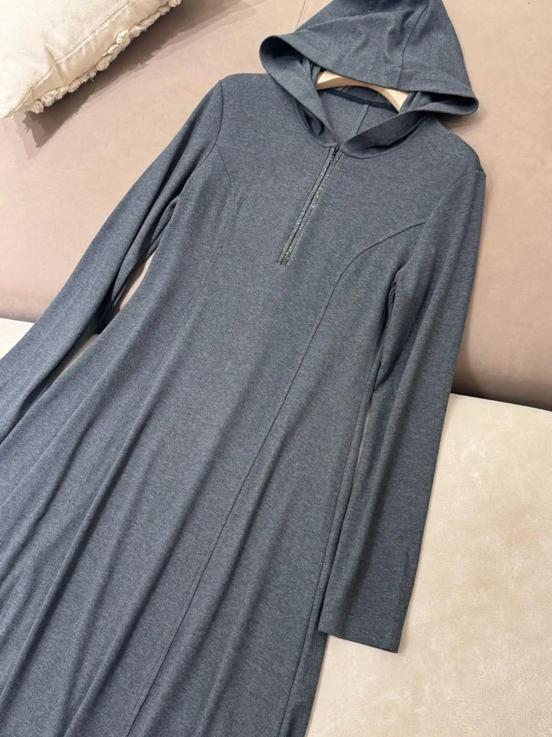 女性のメリノウールの多用途でファッショナブルなドレス