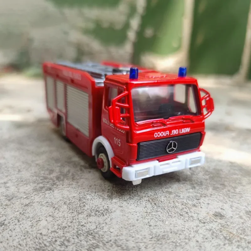 Modelo de coche de juguete de aleación de simulación de motor de bomberos a escala G1 para niños, regalo, adorno de escena de recuerdo, colección clásica