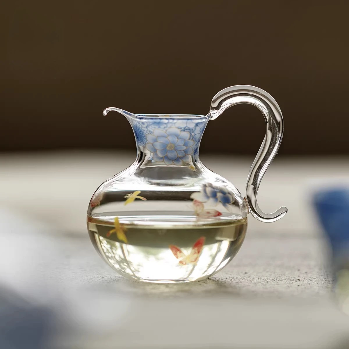 Blue Flower and Butterfly with Handle Fair Cup Heat-resistant Glass Personalized Glass Tea Sea Women's Exquisite Tea Dispenser