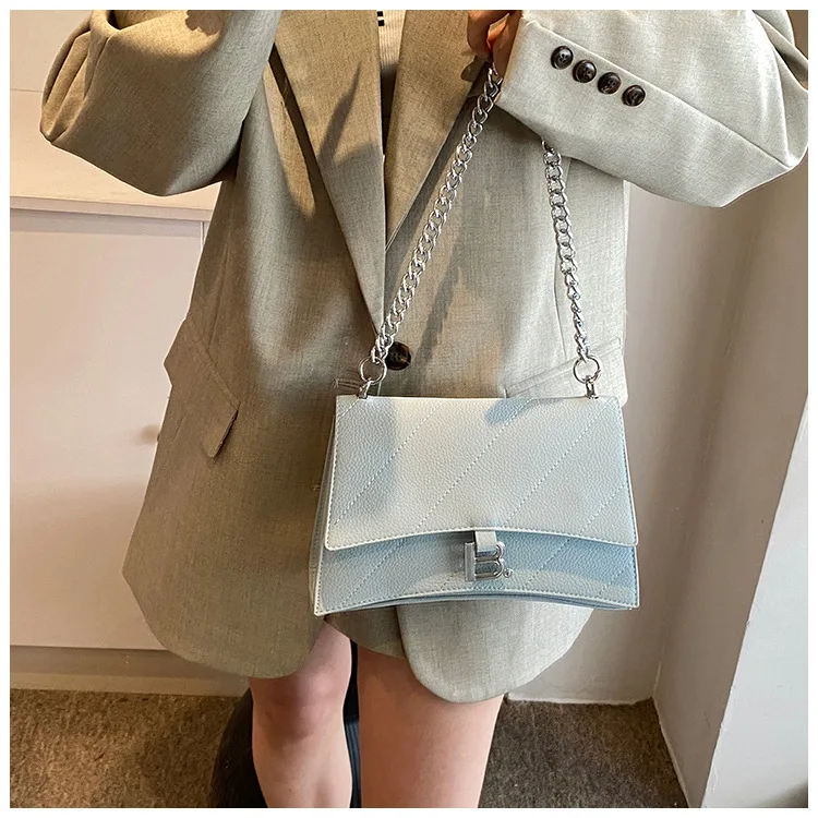 

​​"2025 Korean Trendy Square Shoulder Bag - High-Quality Runge Chain Armpit Bag, Stylish Small Crossbody Purse"​​