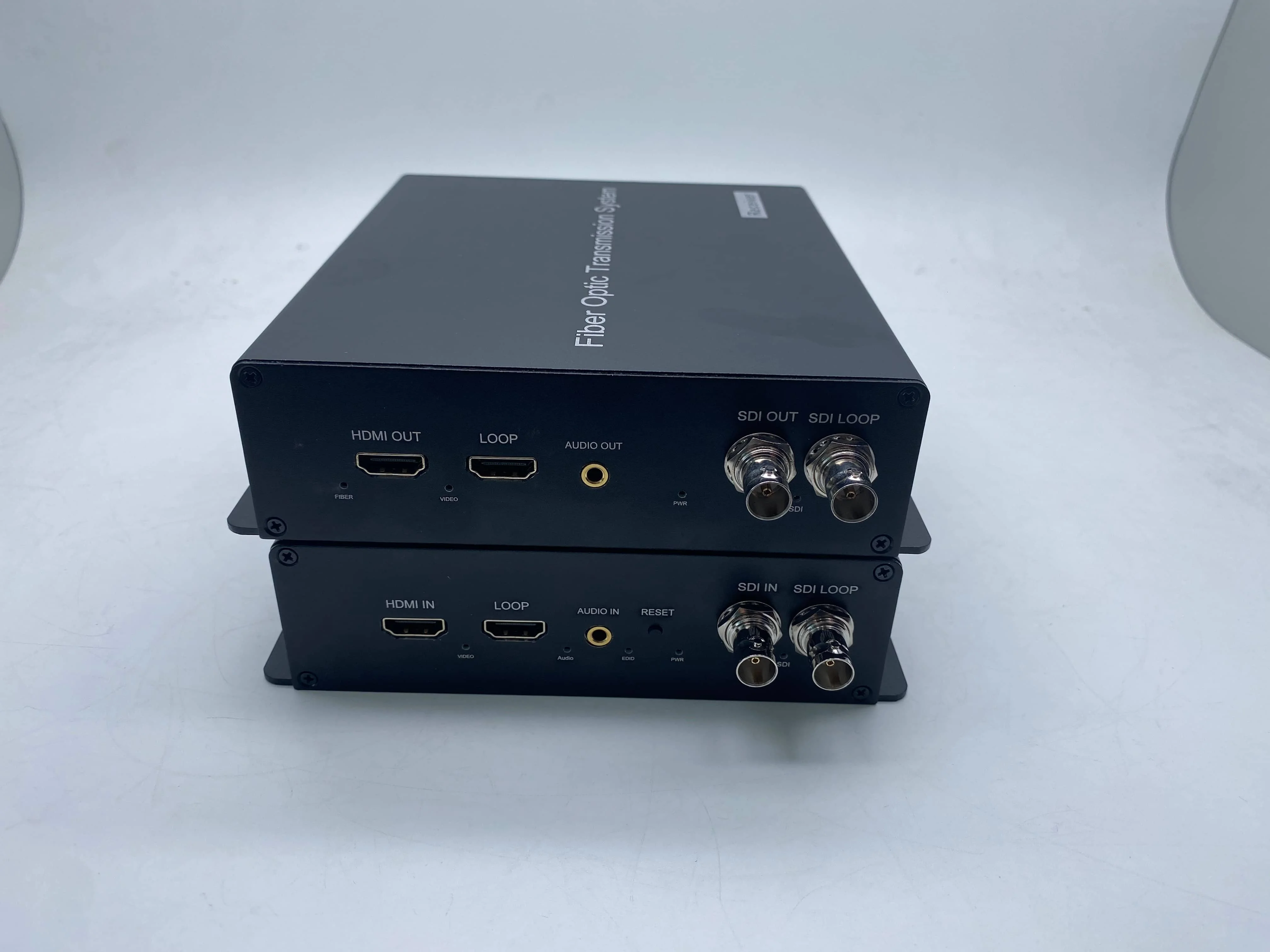 

Комплекты оптоволокна 3G SDI с 4K60 H-D-M-I и аудио 3,5 мм