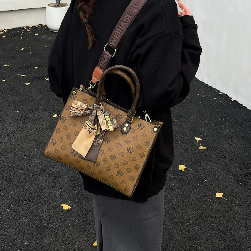 

Luxury Ladies Casual Leather Crossbody Bag Trendy Commuter Classic Elegant Women's Vintage Fashionable Shoulder Bag