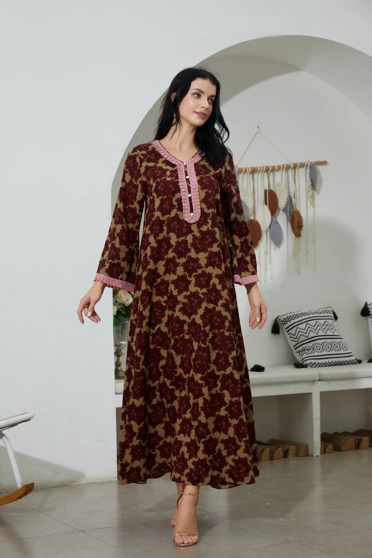 Autumn New Muslim Fashion Abaya Elegant Middle East New Style Printed Muslim Women's Fashion Dress Arabic Dubai Long Gown