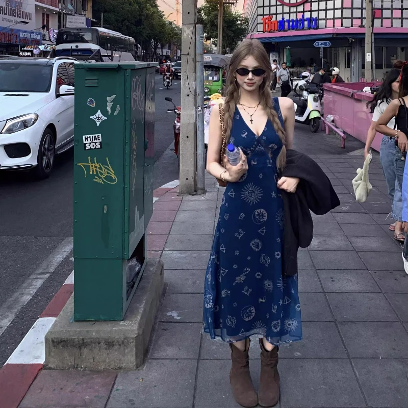 Francês retro com decote em v novo colete feminino vestido curto 2025 verão novo azul impressão cintura fina a linha camisola sexy vestidos longos senhoras