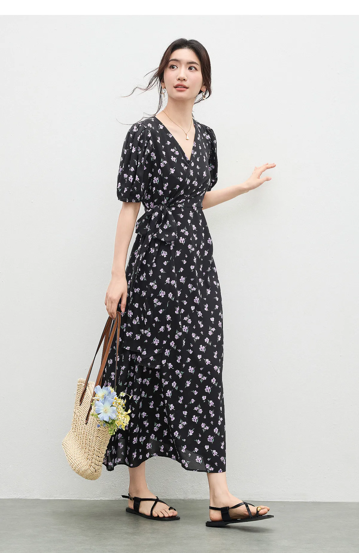 SENTUBILA Damen Französischer Stil Blumen-Wickelkleid 2026 Sommer Romantisch Elegant Kurzarm V-Ausschnitt Bedruckte Kleider W62LF7571 – Detail 27