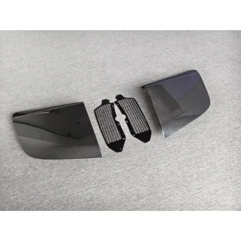 

Car Body Parts Upgrade Cap Style Dry Carbon Fiber Door Decoration Side Vents Suitable for 16-23 R8