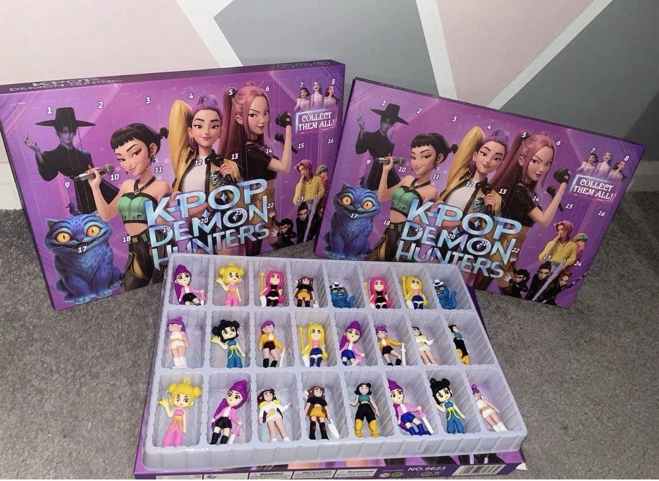 Kpop شيطان الصيادين تقويم القدوم اللعب العد التنازلي 24 يوما هنتركس رومي ميرا زوي شجرة عيد الميلاد ليلة رأس السنة زينة الهدايا #2