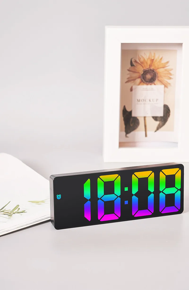 Sprachsteuerung Farbiger digitaler Wecker TEMP Datumsanzeige Nachtmodus Snooze Tischuhr Anti-Stab-Funktion 12/24H LED-Uhr – Detail 11