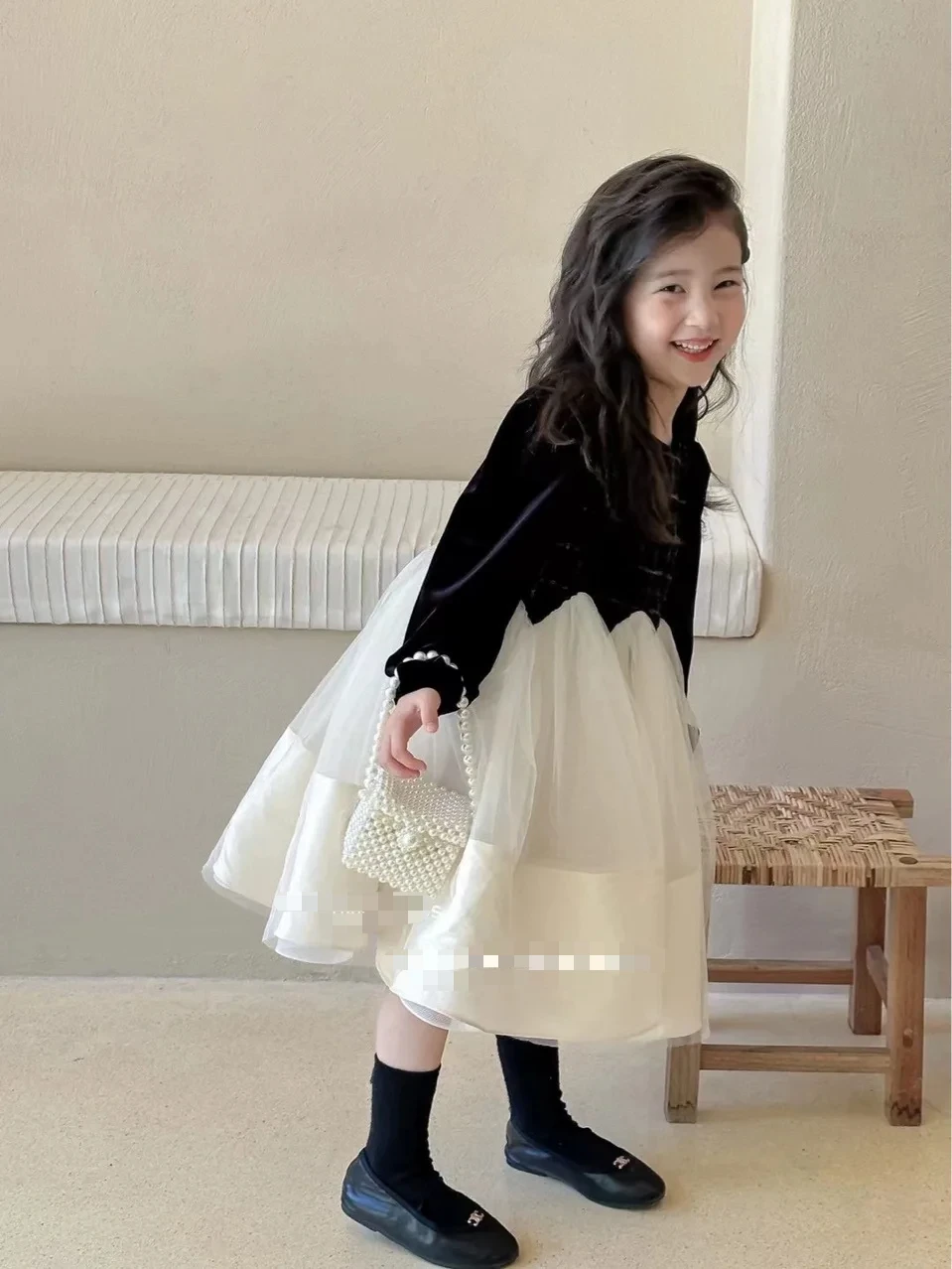 Girls Casual Dresses Autumn Winter French Princess Black Velvet Fluffy Yarn Childrens Clothing Simple Korean Round Collar E4189