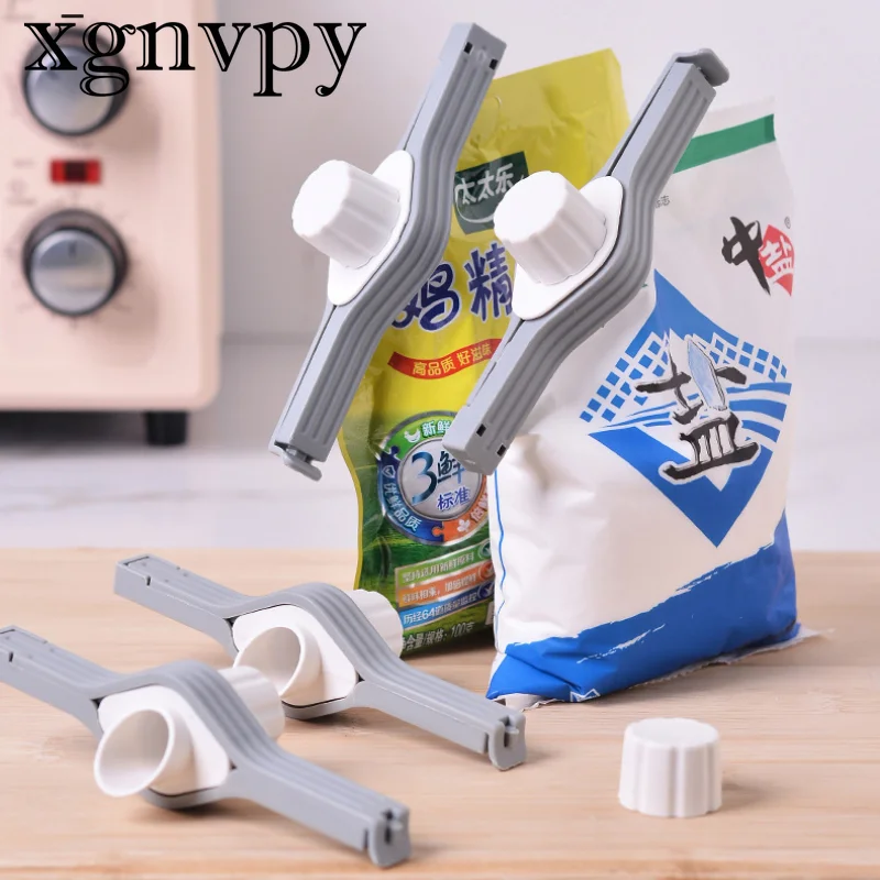 xgnvpy Japanese seal with discharge nozzle food preservation sealing clamp household kitchen snacks food moisture-proof magic