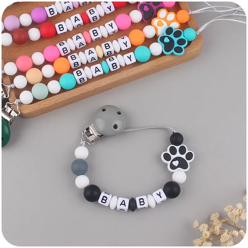 Nome personalizzato supporto per clip per ciuccio Cartoon Dog Paw Silicone Dental Glue massaggiagengive per catena per ciuccio per bambini giocattoli da masticare per allattamento