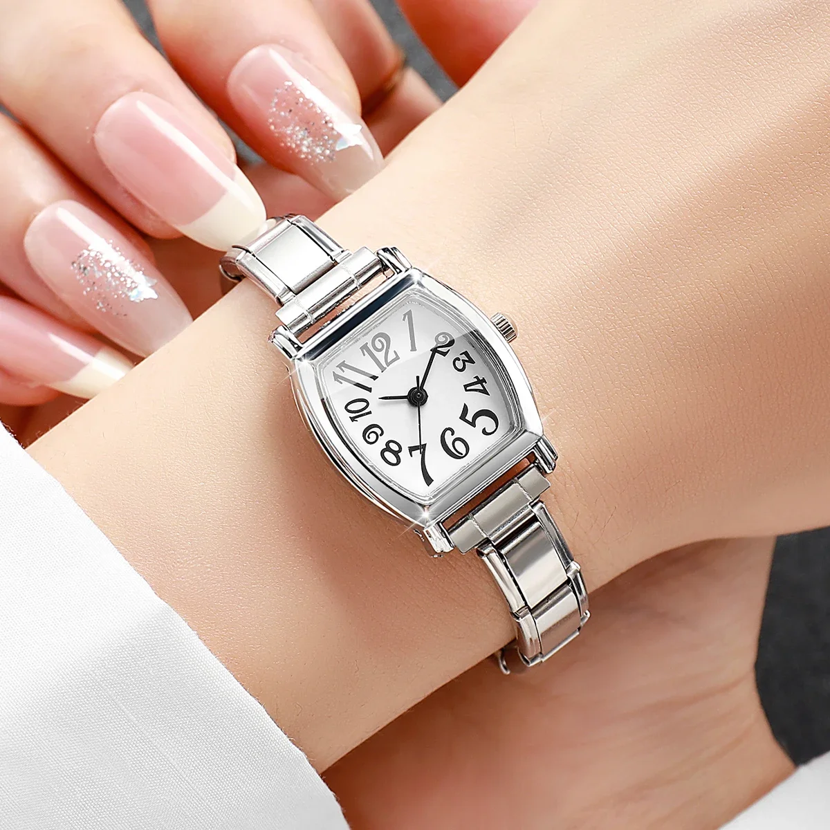 Women Luxury Rhinestone Quartz Wristwatch Alloy Bracelet Elegant Lady Party Gift Reloj Mujer