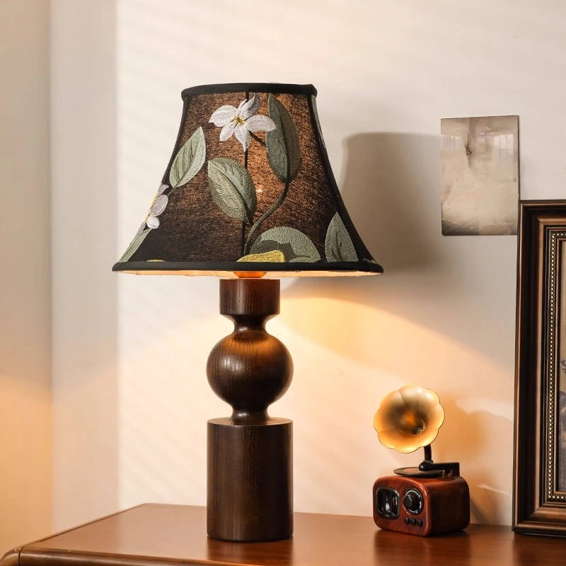 American Retro Wooden Cloth Floor Lamps Study Bedroom Homestay Wabi Sabi Style Bedsides Embroidery Craftsmanship LED Table Light