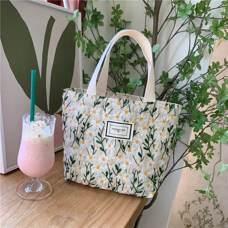 Sweet Embroidered Women\'s Bag 2023 New Daisy Flower Canvas Handbag Snack Storage Bento Bag Hand Carry Mommy Bag