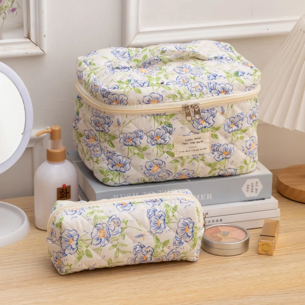 Large Capacity Quilting Cotton Makeup Bag Flower Printed Storage Organizer Floral Cosmetic Bag Puffy Quilted Zipper