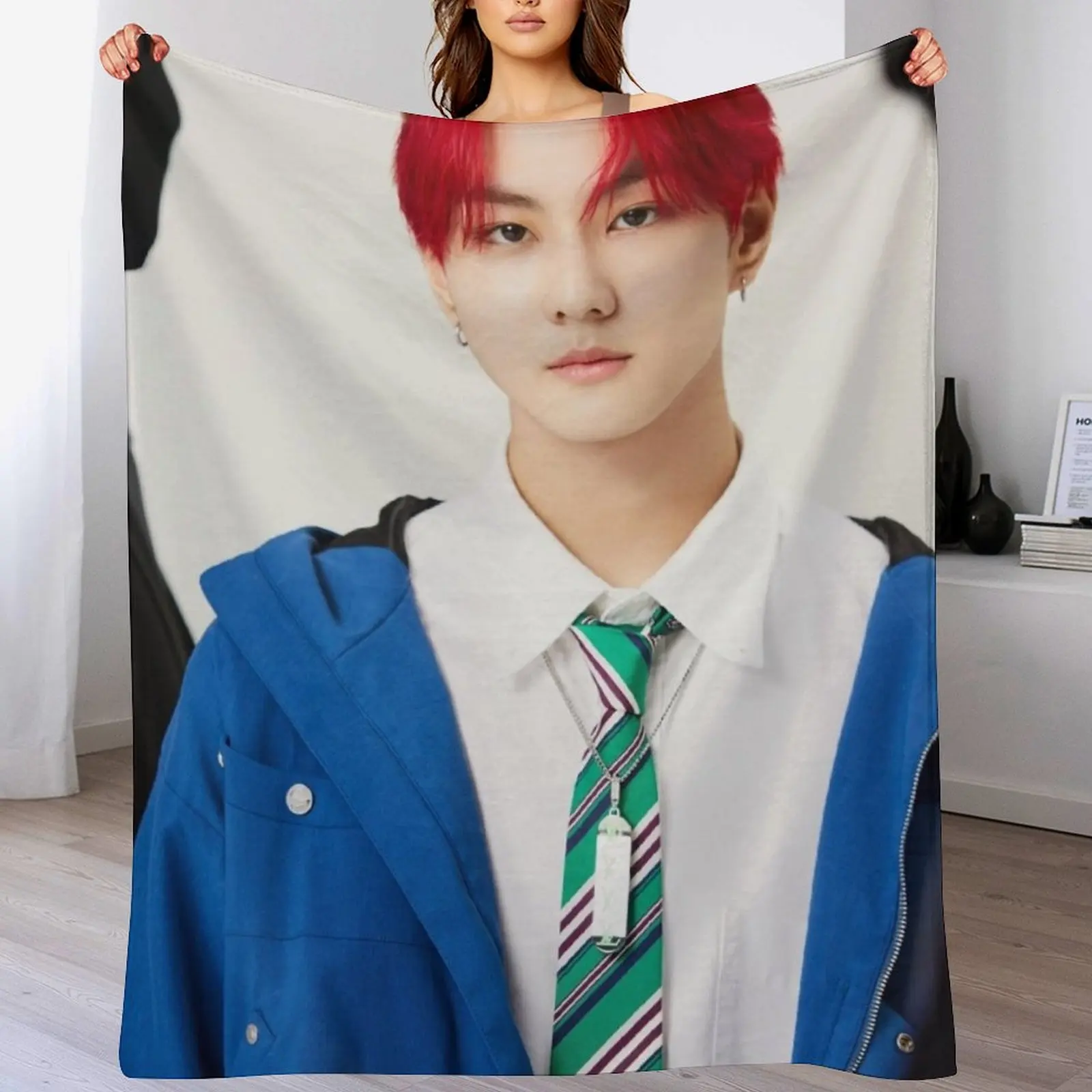 jungwon Throw Blanket Moving Retros Luxury Thicken Blankets