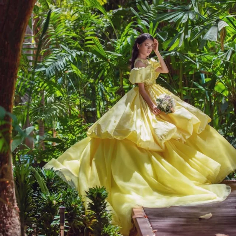 

Light Yellow Quinceanera Dress off-shoulder Glitter Flower Decal Layering Long tail vestidos de 15 Quinceanera ﻿Customize
