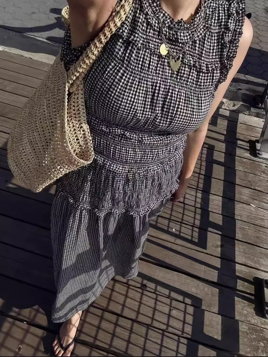 Abito lungo in cotone da donna scozzese bianco e nero 2025 Nuovo abito femminile alla moda senza maniche con scollo tondo in vita smock