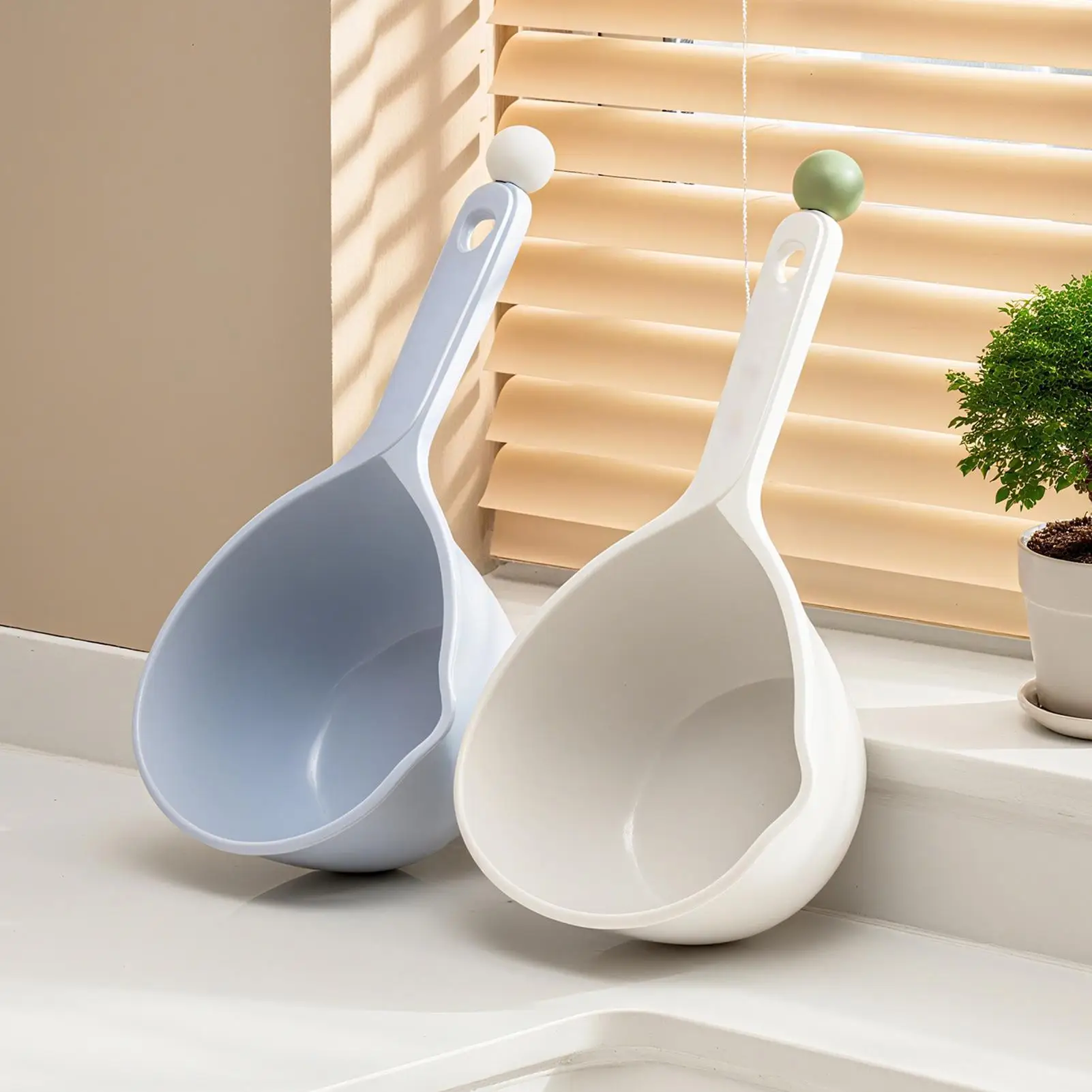 Water Scoop Cup Thick Plastic U Shape Spout Ladle With Hanging Hole For Hair Rinse Flower Watering Camping Kitchen Bath