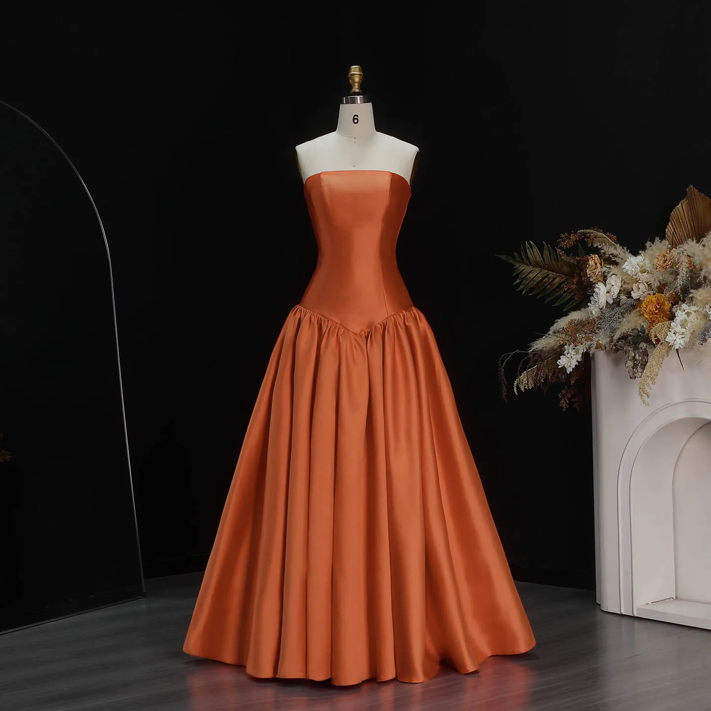 Sharon Said Marineblaues Satin-Abendkleid, trägerlos, tailliert, mit Korsett, geraffter Taille, voluminöses A-Linien-Formal-Partykleid SF480 Custo – Detail 14