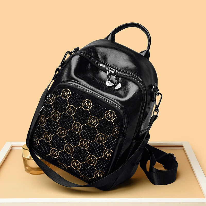 حقيبة ظهر نسائية سوداء جديدة ذات علامة تجارية مصممة بجودة عالية من جلد البولي يوريثان الناعم حقيبة ظهر عصرية ذات سعة كبيرة حقيبة كتف وقت الفراغ