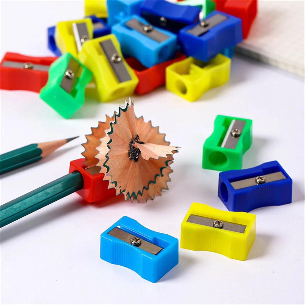 Mini Single-Hole Plastic Pencil Sharpener, portátil, cor aleatória, Manual Pencil Sharpener, Artigos de papelaria Student, Material Escolar