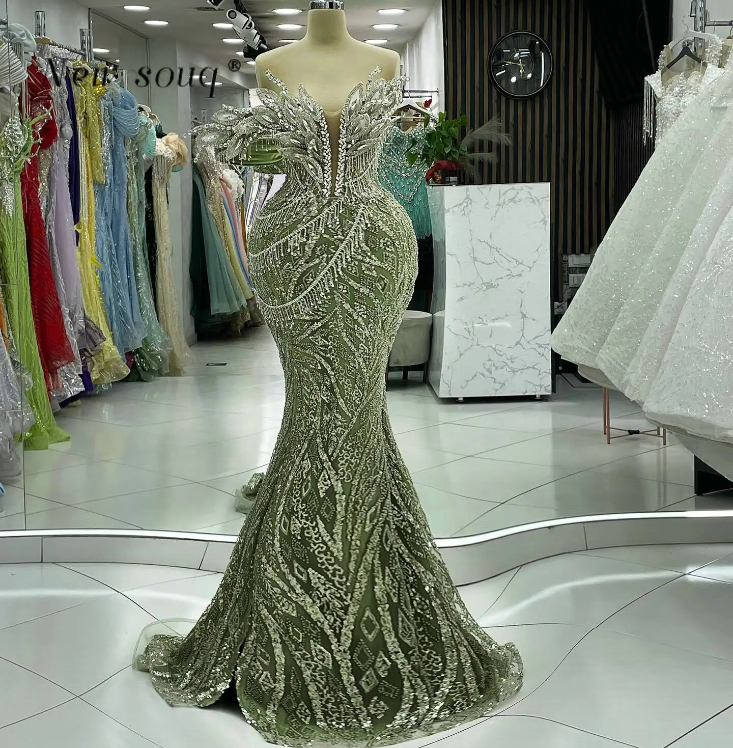 

Sparkling Olive Green One Off Shoulder Long Evening Dresses Crystals 3D Leaf Designs Mermaid Prom Wedding Party Gowns with Slit