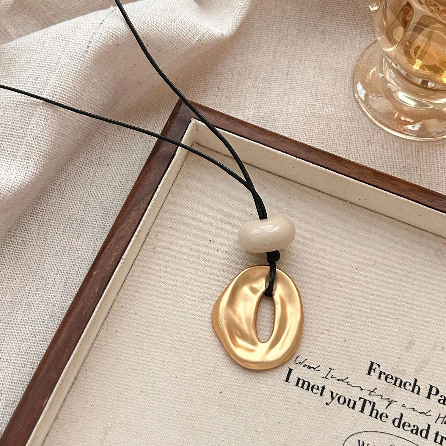 Vintage Golden Metal Oval Circle Pendant Necklace for Women Waxed Cord Long Necklaces Sweater Chain Punk Jewelry