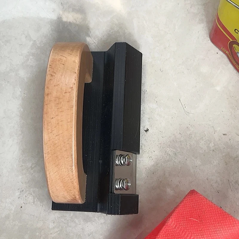 PVC Plastic Floor Cutting Knife Wooden Handle Edge Trimmer For Carpet Sports Floor Wall Cloth